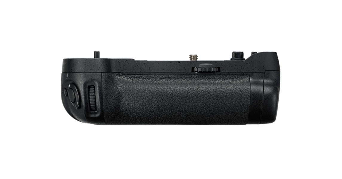 Nikon D500＋MB-D17 Baterii > Nikon MB-D17 Multi-Power Battery Pack D500